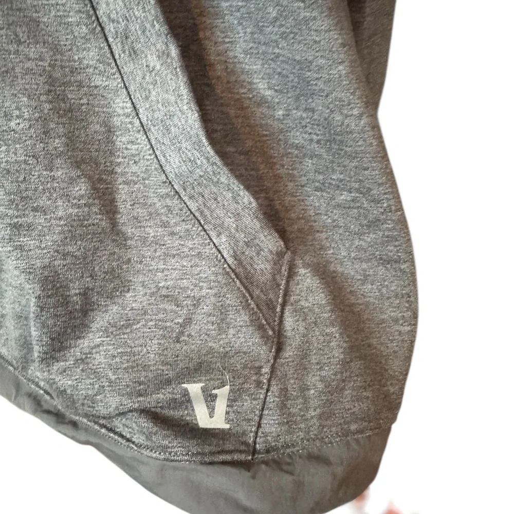 Vuori Men’s Sunday Element Charcoal Performance Pullover Size M Hoodie - Picture 5 of 7